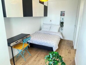 1 quarto, escrivaninha, ferros/tábuas de passar roupa, Wi-Fi