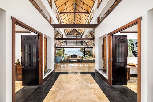 Hale Ohana - Beachfront, Pool, AC