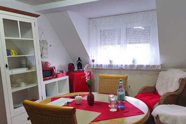 Esszimmer, 18 m2 (Kühlschrank, Mikrowelle, Tee- und Kaffeezubereiter, Geschirr)