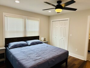 3 soverom, skrivebord, strykejern/-brett og wi-fi (inkludert)