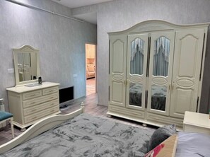 2 bedrooms, iron/ironing board, WiFi, bed sheets - New Luxury Apartment near Sea Baku (Baku)