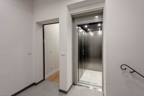 Lift - Mamo Florence - Abigail Apartment (Florence)