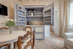 Apartment | Private kitchenette | Full-size fridge, microwave, oven, stovetop