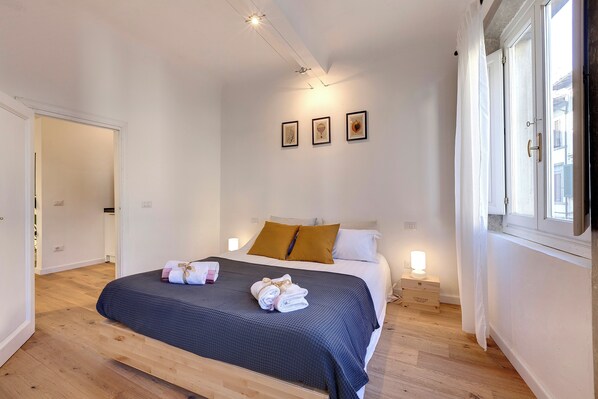 Apartment | 1 bedroom, laptop workspace, iron/ironing board, free WiFi