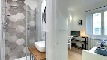 Appartamento | Bagno | Doccia, asciugacapelli, bidet, asciugamani