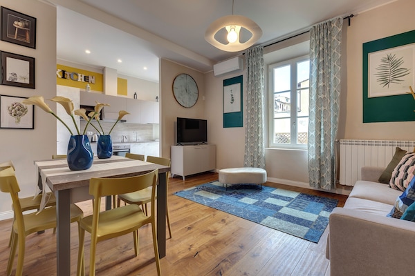 Departamento | Área de sala de estar | Televisión de pantalla plana de 24 pulgadas con canales digitales