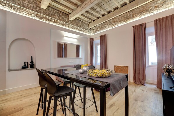 Apartment | Dining room