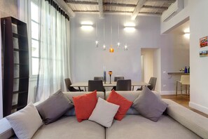 Apartment | Living area | Flat-screen TV - Mamo Florence - Anita Apartment (Florence)