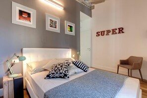 2 bedrooms, laptop workspace, iron/ironing board, free WiFi - Mamo Florence - Audrey Apartment (Florence)