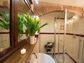 Bathroom - Mamo Florence - Atelier del Sarto Apartment (Florence)