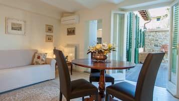 Apartment | Living area