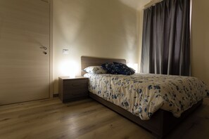 Apartment | 2 Schlafzimmer, laptopgeeigneter Arbeitsplatz, Bügeleisen/Bügelbrett