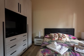 Apartment | 2 bedrooms, laptop workspace, iron/ironing board, free WiFi - Mamo Florence - Boboli Apartment (Florence)