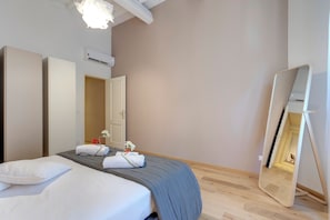 Apartment | 2 bedrooms, laptop workspace, iron/ironing board, free WiFi