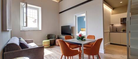 Lejlighed | Opholdsområde | 24-tommers fladskærms-tv med digitale kanaler