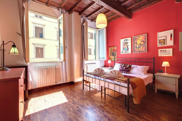 Apartment | 1 bedroom, laptop workspace, iron/ironing board, free WiFi