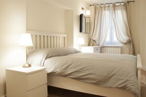 Leilighet | 2 soverom, skrivebord for bærbar PC og strykejern/-brett