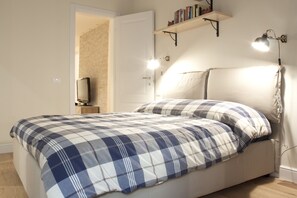 2 habitaciones y espacio para trabajar con laptop 
