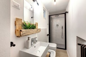 Apartment | Badezimmer | Dusche, Haartrockner, Bidet, Handtücher