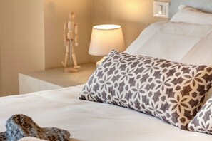 Apartment | 2 bedrooms, laptop workspace, iron/ironing board, free WiFi