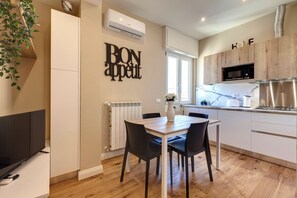 Apartment | Dining room