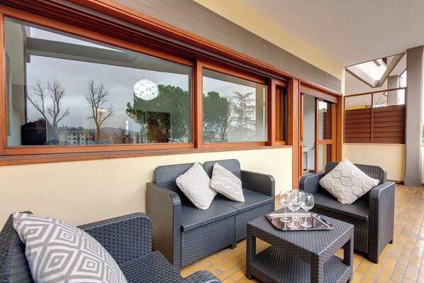 Apartment | Balcony - Mamo Florence - Lungarno Apartment (Florence)