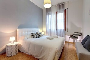 Apartment | 3 bedrooms, laptop workspace, iron/ironing board, free WiFi - Mamo Florence - Lungarno Apartment (Florence)