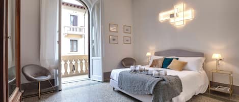 Apartment | Living area | 24-inch flat-screen TV with digital channels