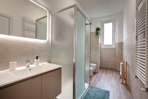 Apartment | Bathroom