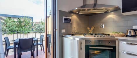 Apartment | Private kitchenette | Full-sized fridge, microwave, oven, stovetop
