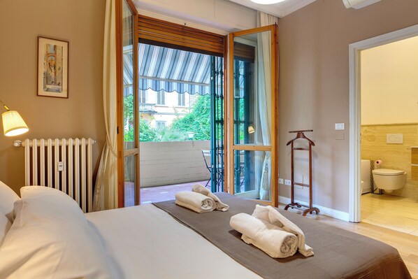 4 bedrooms, laptop workspace, iron/ironing board, free WiFi - Mamo Florence - Marsilio Ficino Apartment (Florence)