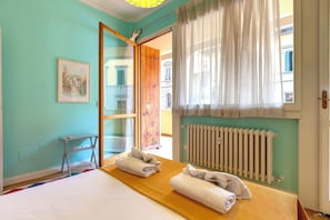 4 camere, postazione laptop, ferro/asse da stiro, Wi-Fi gratuito