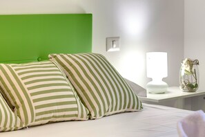 Appartement | 1 slaapkamer, een laptopwerkplek, een strijkplank/strijkijzer