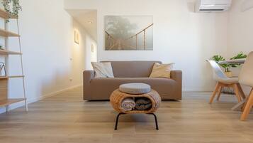 Apartment | Living area | Flat-screen TV
