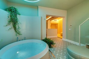 Bañera de hidromasaje privada