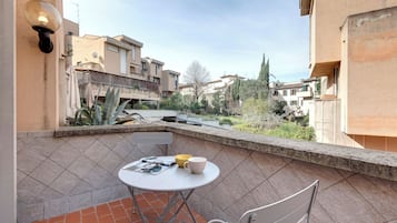 Apartment | Terrace/patio