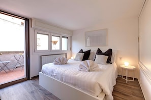 Espace de travail pour ordinateur portable, fer et planche à repasser