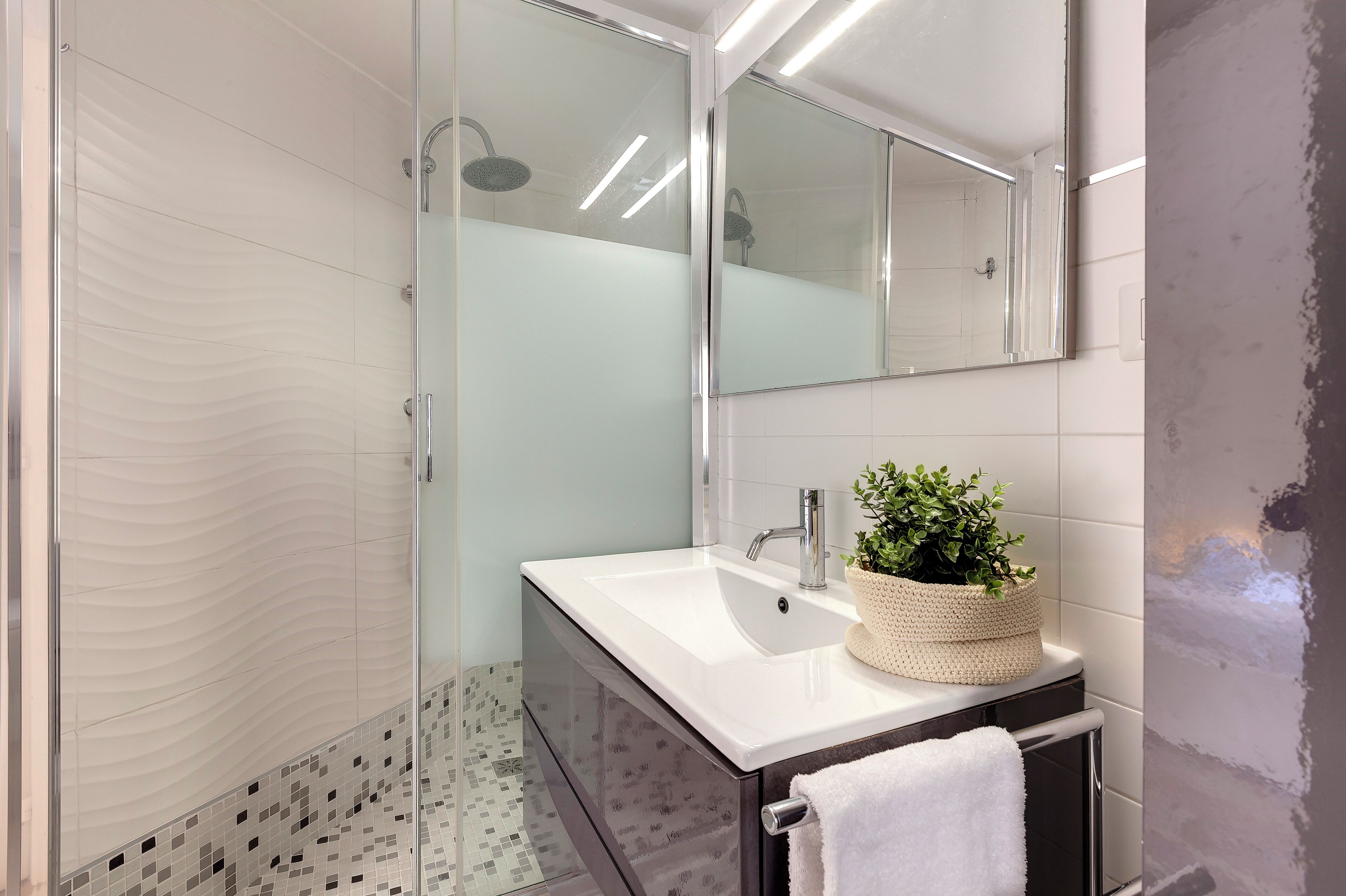 Appartamento | Bagno | Doccia, asciugacapelli, bidet, asciugamani