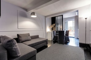 Apartment | Living area - Mamo Florence - San Niccolò Apartment (Florence)