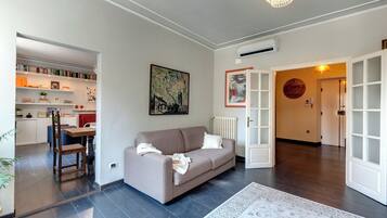 Departamento | Área de sala de estar | Televisión de pantalla plana de 40 pulgadas con canales digitales