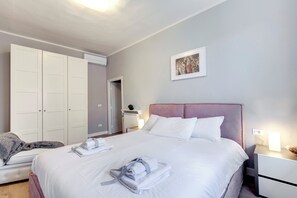 2 camere, postazione laptop, ferro/asse da stiro, Wi-Fi gratuito