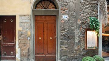 Fachada de la propiedad