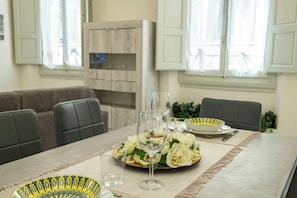 Apartment | Dining room