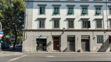 Mặt tiền nơi lưu trú