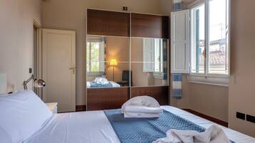 Căn hộ | 4 phòng ngủ, khu vực làm việc phù hợp cho laptop