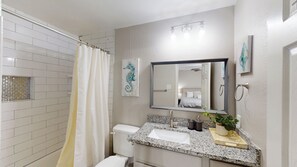 مجففات شعر، مناشف، صابون، شامبو