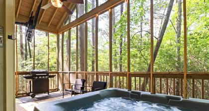 Romantic Couples Cabin: Screened Hot Tub + Fireplace + Forest Views - Near Helen