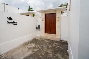 Basic Villa | Exterior