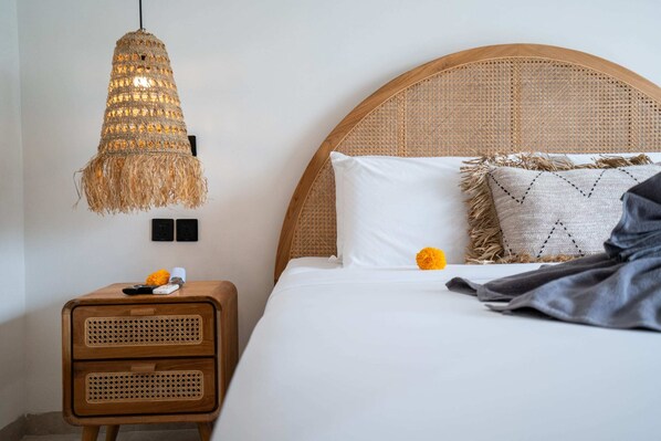 Basic Villa | 2 bedrooms, desk, laptop workspace, iron/ironing board - Villa Sawahku (Canggu)