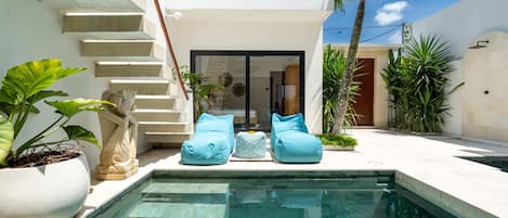 ベーシック ヴィラ | プール | 屋外プール